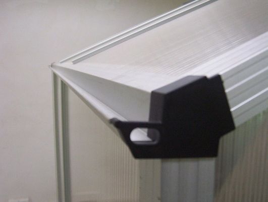 Средний размер Алюминий Теплообработанная тепличная обработанная под давлением древесина Тип для роста растений